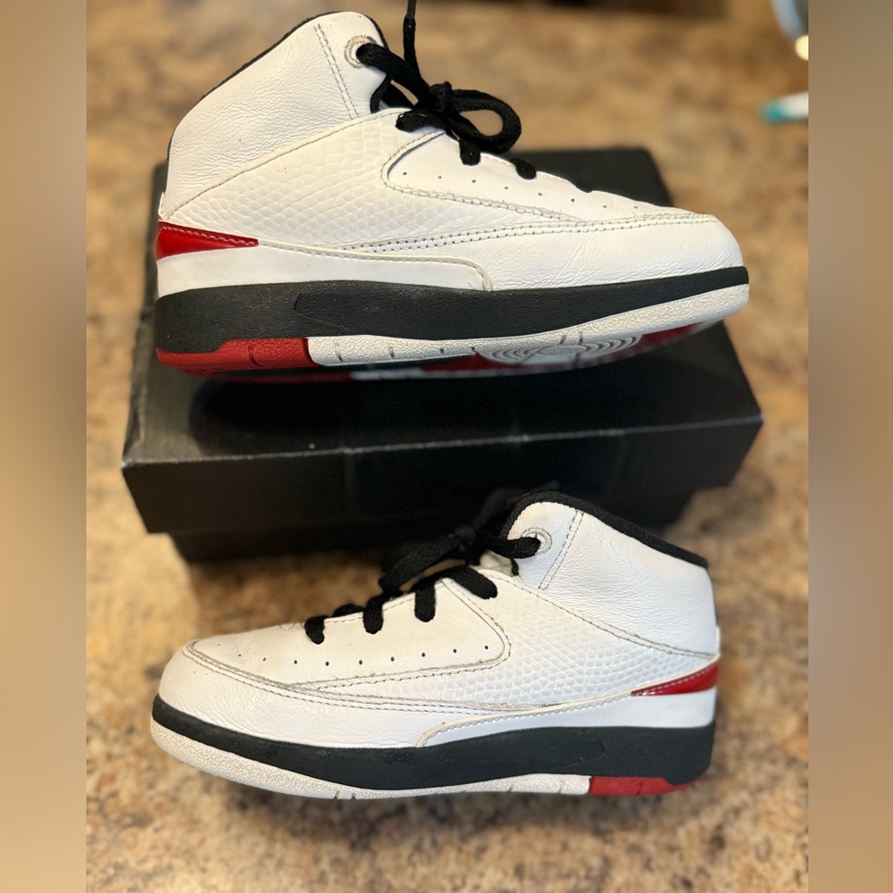 Jordan 2 Retro (TD)
Size 10C